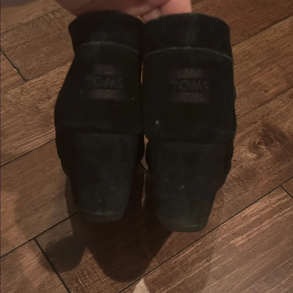 Toms Women's Black Lace-Up Boots - Picture 4 of 10